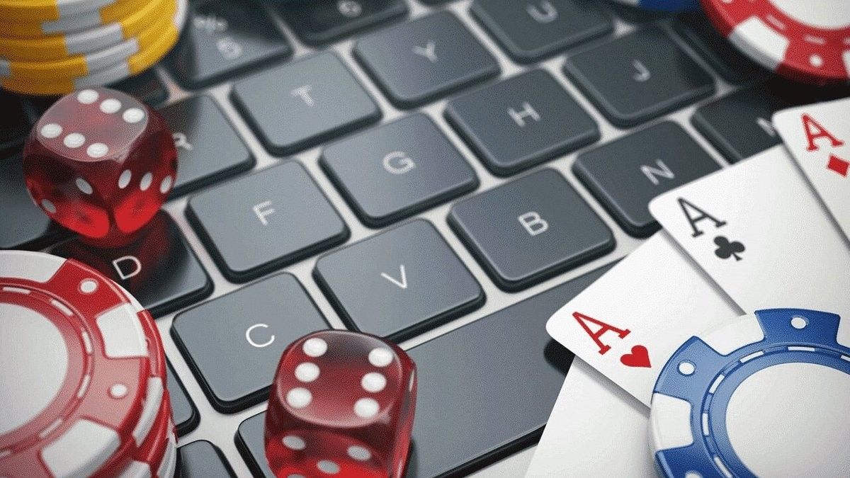 Fruit 777 Slot Machine پر آن لائن سلاٹس کے بارے میں
